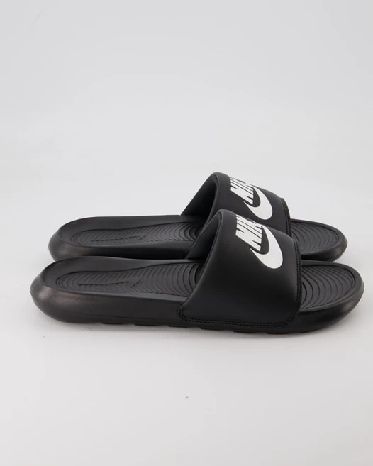Nike Nike Victori One Slide In Schwarz 2 Nike Nike Victori One Slide In Schwarz – Bild 2
